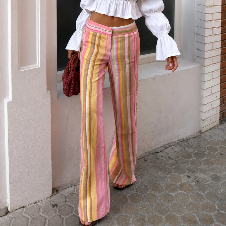 Gestreifte Caprihose mit weitem Bein