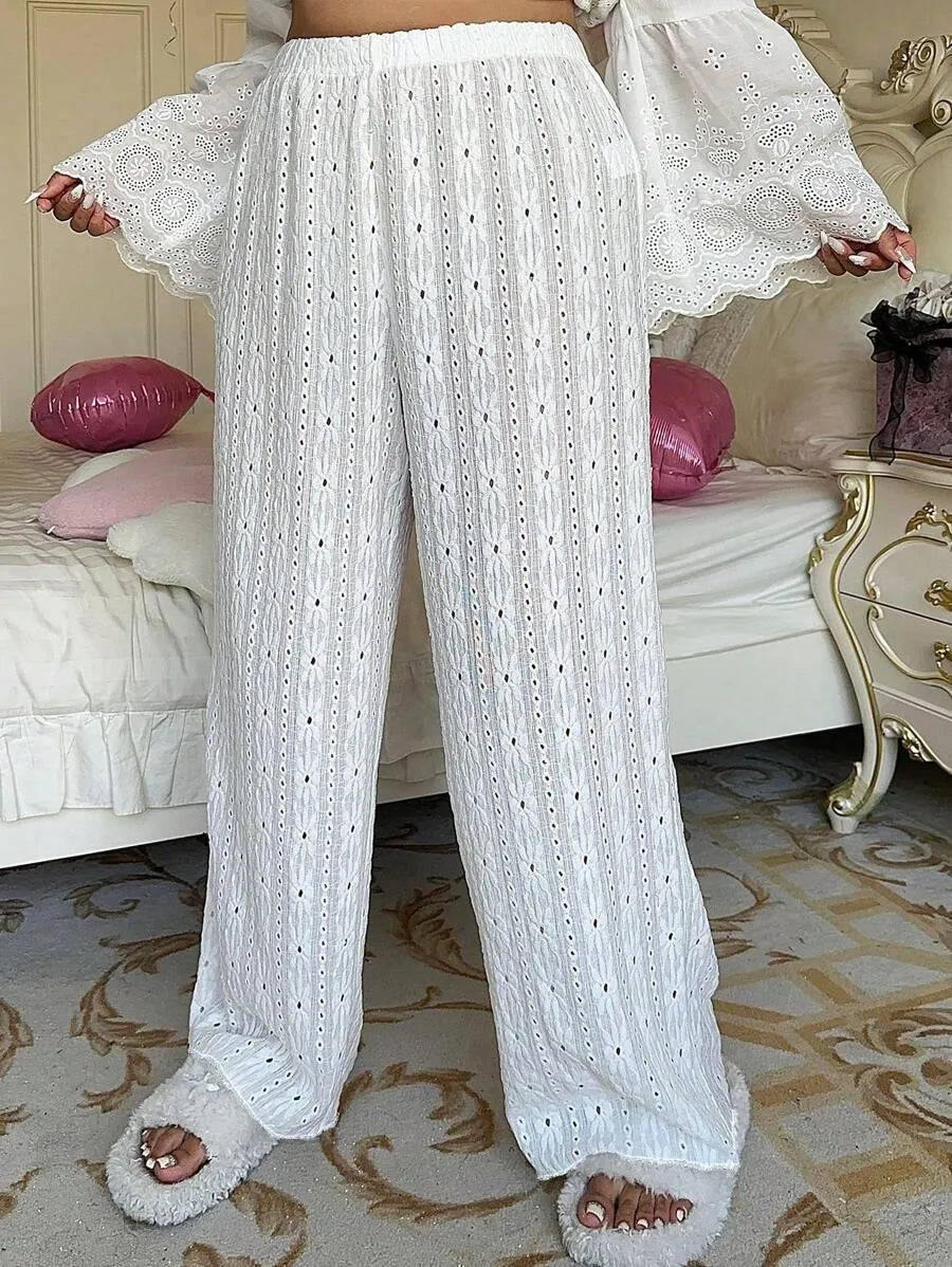 Elodie Broderie Hose mit weitem Bein